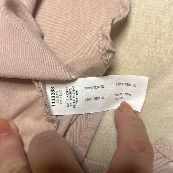 Dex 100% Tencel Light Pink Button-Up Shirt shoulder tags, front pockets sz L - Picture 6 of 7